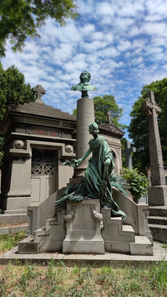 grave père lachaise