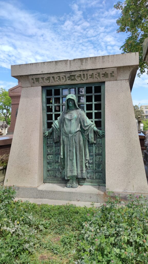 grave père lachaise